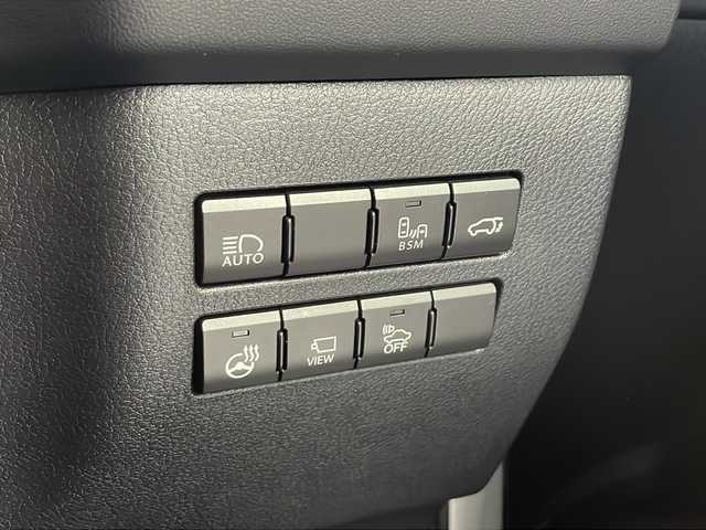 レクサス ＮＸ 300h Fスポーツ 愛知県 2018(平30)年 5.8万km ホワイトノーヴァガラスフレーク パノラマルーフ/三眼LEDヘッドライト/純正ナビ/【Bluetooth/フルセグTV/USB/CD/DVD】/衝突被害軽減ブレーキ/コーナーセンサー/ブラインドスポットモニター/レーンアシスト/レーダークルーズコントロール/パドルシフト/ステアリングヒーター/黒革シート/ベンチレーション（D/N）/シートヒーター（D/N）/バックカメラ/電動リアゲート/ETC2.0/ドライブレコーダー/プッシュスタート/スマートキー/カードキー/スペアキー/オートマチックハイビーム/電動格納ミラー/純正18インチアルミホイール