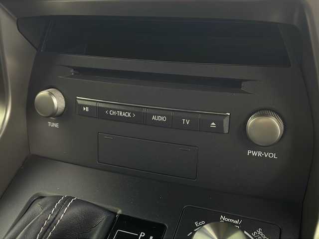 レクサス ＮＸ 300h Fスポーツ 愛知県 2018(平30)年 5.8万km ホワイトノーヴァガラスフレーク パノラマルーフ/三眼LEDヘッドライト/純正ナビ/【Bluetooth/フルセグTV/USB/CD/DVD】/衝突被害軽減ブレーキ/コーナーセンサー/ブラインドスポットモニター/レーンアシスト/レーダークルーズコントロール/パドルシフト/ステアリングヒーター/黒革シート/ベンチレーション（D/N）/シートヒーター（D/N）/バックカメラ/電動リアゲート/ETC2.0/ドライブレコーダー/プッシュスタート/スマートキー/カードキー/スペアキー/オートマチックハイビーム/電動格納ミラー/純正18インチアルミホイール