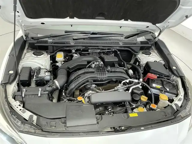 スバル インプレッサ スポーツ 2．0i－Lアイサイト 滋賀県 2017(平29)年 7.2万km クリスタルホワイトP 純正8インチナビ/【CD.DVD.フルセグTV.Bluetooth】/バックカメラ/衝突軽減ブレーキ/追従クルーズコントロール/レーンキープアシスト/LEDヘッドライト/オートライト/アイドリングストップ/MTモード付AT/ETC2.0/プッシュスタート/スマートキー