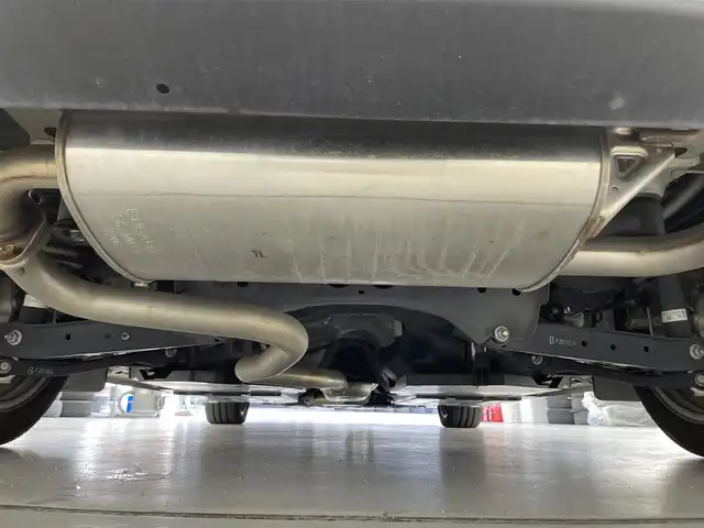 スバル インプレッサ スポーツ 2．0i－Lアイサイト 滋賀県 2017(平29)年 7.2万km クリスタルホワイトP 純正8インチナビ/【CD.DVD.フルセグTV.Bluetooth】/バックカメラ/衝突軽減ブレーキ/追従クルーズコントロール/レーンキープアシスト/LEDヘッドライト/オートライト/アイドリングストップ/MTモード付AT/ETC2.0/プッシュスタート/スマートキー