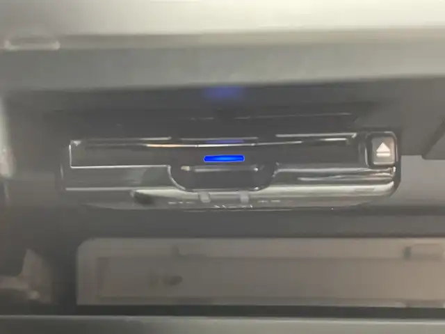 スバル インプレッサ スポーツ 2．0i－Lアイサイト 滋賀県 2017(平29)年 7.2万km クリスタルホワイトP 純正8インチナビ/【CD.DVD.フルセグTV.Bluetooth】/バックカメラ/衝突軽減ブレーキ/追従クルーズコントロール/レーンキープアシスト/LEDヘッドライト/オートライト/アイドリングストップ/MTモード付AT/ETC2.0/プッシュスタート/スマートキー