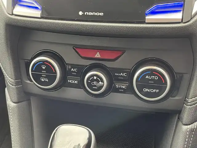 スバル インプレッサ スポーツ 2．0i－Lアイサイト 滋賀県 2017(平29)年 7.2万km クリスタルホワイトP 純正8インチナビ/【CD.DVD.フルセグTV.Bluetooth】/バックカメラ/衝突軽減ブレーキ/追従クルーズコントロール/レーンキープアシスト/LEDヘッドライト/オートライト/アイドリングストップ/MTモード付AT/ETC2.0/プッシュスタート/スマートキー