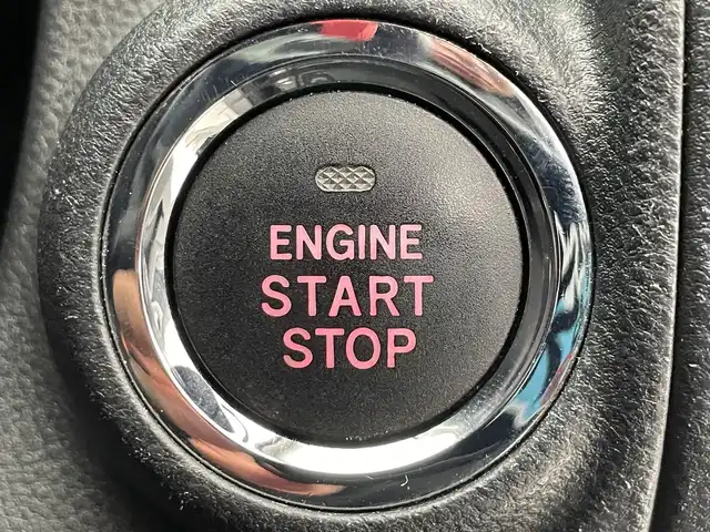 スバル インプレッサ スポーツ 2．0i－Lアイサイト 滋賀県 2017(平29)年 7.2万km クリスタルホワイトP 純正8インチナビ/【CD.DVD.フルセグTV.Bluetooth】/バックカメラ/衝突軽減ブレーキ/追従クルーズコントロール/レーンキープアシスト/LEDヘッドライト/オートライト/アイドリングストップ/MTモード付AT/ETC2.0/プッシュスタート/スマートキー