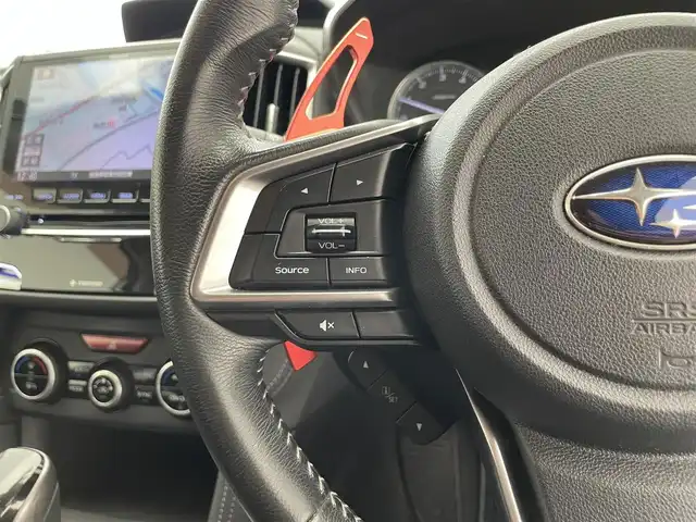 スバル インプレッサ スポーツ 2．0i－Lアイサイト 滋賀県 2017(平29)年 7.2万km クリスタルホワイトP 純正8インチナビ/【CD.DVD.フルセグTV.Bluetooth】/バックカメラ/衝突軽減ブレーキ/追従クルーズコントロール/レーンキープアシスト/LEDヘッドライト/オートライト/アイドリングストップ/MTモード付AT/ETC2.0/プッシュスタート/スマートキー