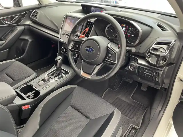 スバル インプレッサ スポーツ 2．0i－Lアイサイト 滋賀県 2017(平29)年 7.2万km クリスタルホワイトP 純正8インチナビ/【CD.DVD.フルセグTV.Bluetooth】/バックカメラ/衝突軽減ブレーキ/追従クルーズコントロール/レーンキープアシスト/LEDヘッドライト/オートライト/アイドリングストップ/MTモード付AT/ETC2.0/プッシュスタート/スマートキー