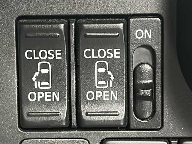 トヨタ タンク カスタムG 宮城県 2019(平31)年 6.8万km ブラックマイカメタリック 禁煙車/Toyota Safety Sense/・プリクラッシュセーフティ/・レーンディパーチャーアラート/・オートマチックハイビーム/・先行車発進告知	/両側パワースライドドア/社外7型ナビ/・BT.CD.DVD.USB.iPad.AUX.SD/フルセグTV/バックカメラ/プッシュスタート/スマートキー×2/革巻ステアリング/ステアリングスイッチ/純正14インチアルミホイール/純正フロアマッド/LEDヘッドライト/LEDフォグランプ/コーナーセンサー(F.R)/横滑り防止機能/アイドリングストップ