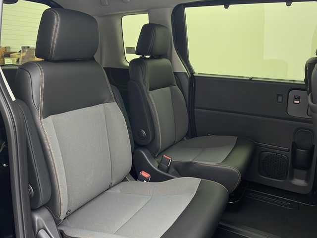 ホンダ フリード ハイブリット e:HEV クロスター 栃木県 2025(令7)年 0.1千km クリスタルブラックパール 登録済み未使用車/ホンダセンシング/・衝突軽減ブレーキ/・レーンキープアシスト/・渋滞追従機能付アダプティブクルーズコントロール/・誤発進抑制/・路外逸脱抑制/・旧発進抑制/・ブラインドスポットインフォメーション/・パーキングセンサーシステム/・歩行者事故低減ステアリング/。オートハイビーム/・標識認識/・先行者発進お知らせ/横滑り防止装置/両側パワースライドドア/コンビネーションシート(合皮)/シートヒーター(D/N席)/ステアリングスイッチ/LEDヘッドライト/LEDフォグランプ/純正15インチアルミホイール/プッシュスタート/スマートキー×2本/サイド+カーテンエアバッグ/保証書、取扱説明書