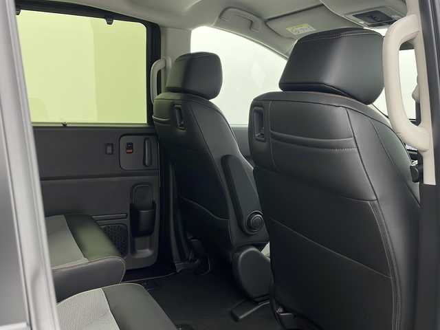 ホンダ フリード ハイブリット e:HEV クロスター 栃木県 2025(令7)年 0.1千km クリスタルブラックパール 登録済み未使用車/ホンダセンシング/・衝突軽減ブレーキ/・レーンキープアシスト/・渋滞追従機能付アダプティブクルーズコントロール/・誤発進抑制/・路外逸脱抑制/・旧発進抑制/・ブラインドスポットインフォメーション/・パーキングセンサーシステム/・歩行者事故低減ステアリング/。オートハイビーム/・標識認識/・先行者発進お知らせ/横滑り防止装置/両側パワースライドドア/コンビネーションシート(合皮)/シートヒーター(D/N席)/ステアリングスイッチ/LEDヘッドライト/LEDフォグランプ/純正15インチアルミホイール/プッシュスタート/スマートキー×2本/サイド+カーテンエアバッグ/保証書、取扱説明書