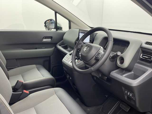 ホンダ フリード ハイブリット e:HEV クロスター 栃木県 2025(令7)年 0.1千km クリスタルブラックパール 登録済み未使用車/ホンダセンシング/・衝突軽減ブレーキ/・レーンキープアシスト/・渋滞追従機能付アダプティブクルーズコントロール/・誤発進抑制/・路外逸脱抑制/・旧発進抑制/・ブラインドスポットインフォメーション/・パーキングセンサーシステム/・歩行者事故低減ステアリング/。オートハイビーム/・標識認識/・先行者発進お知らせ/横滑り防止装置/両側パワースライドドア/コンビネーションシート(合皮)/シートヒーター(D/N席)/ステアリングスイッチ/LEDヘッドライト/LEDフォグランプ/純正15インチアルミホイール/プッシュスタート/スマートキー×2本/サイド+カーテンエアバッグ/保証書、取扱説明書