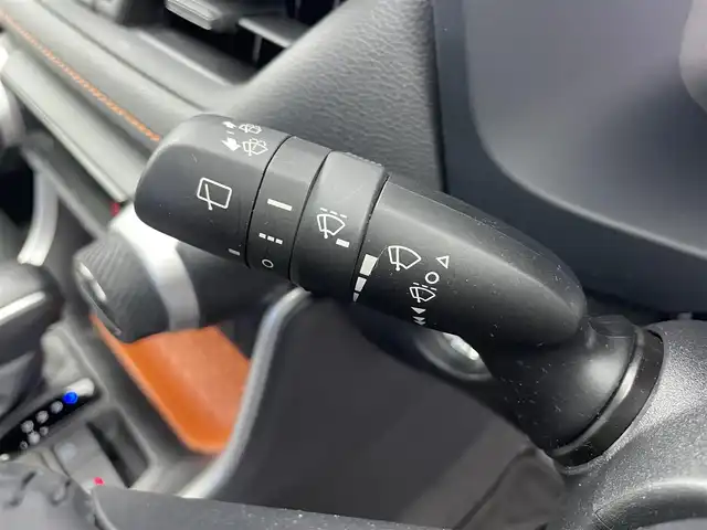 トヨタ ＲＡＶ４ アドベンチャー 富山県 2023(令5)年 3万km アティチュードブラックマイカ 4WD/純正10.5インチナビ/（AM/FM/USB/BT/Miracast）/フルセグTV/バックカメラ/パノラマルーフ/プリクラッシュセーフティ/レーダークルーズコントロール/レーンディパーチャーアラート/ロードサインアシスト/ブラインドスポットモニター/クリアランスソナー/ビルトインETC2.0/デジタルインナーミラー/合皮シート/前席温熱＋ベンチレーションシート/ステアリングヒーター/純正フロアマット/スマートキー/プッシュスタート/取扱説明書/保証書