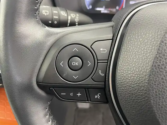 トヨタ ＲＡＶ４ アドベンチャー 富山県 2023(令5)年 3万km アティチュードブラックマイカ 4WD/純正10.5インチナビ/（AM/FM/USB/BT/Miracast）/フルセグTV/バックカメラ/パノラマルーフ/プリクラッシュセーフティ/レーダークルーズコントロール/レーンディパーチャーアラート/ロードサインアシスト/ブラインドスポットモニター/クリアランスソナー/ビルトインETC2.0/デジタルインナーミラー/合皮シート/前席温熱＋ベンチレーションシート/ステアリングヒーター/純正フロアマット/スマートキー/プッシュスタート/取扱説明書/保証書