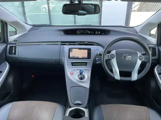 トヨタ プリウス G 香川県 2014(平26)年 9.2万km ホワイトパールクリスタルシャイン 純正メモリ７型ナビ/バックカメラ/クルーズコントロール/ビルトインＥＴＣ/ハーフレザーシート/Ｄ席パワーシート/ステアリングリモコン/オートライト/ＨＩＤヘッドライト/フォグライト/スマートキー/純正フロアマット/純正ドアバイザー