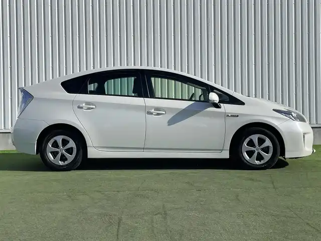 トヨタ プリウス G 香川県 2014(平26)年 9.2万km ホワイトパールクリスタルシャイン 純正メモリ７型ナビ/バックカメラ/クルーズコントロール/ビルトインＥＴＣ/ハーフレザーシート/Ｄ席パワーシート/ステアリングリモコン/オートライト/ＨＩＤヘッドライト/フォグライト/スマートキー/純正フロアマット/純正ドアバイザー