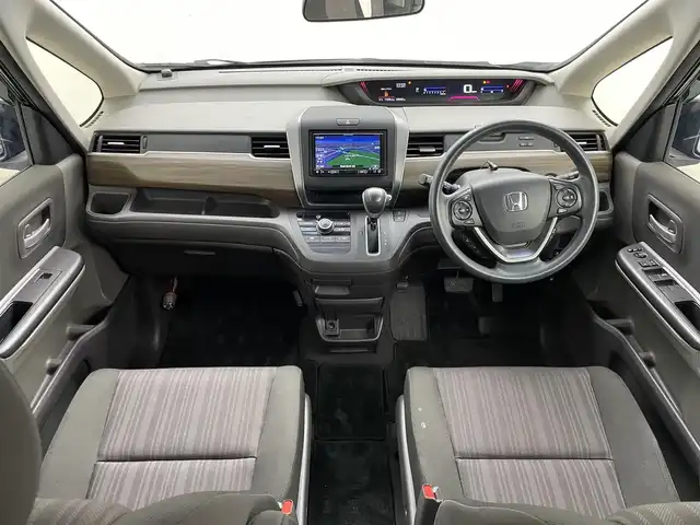 ホンダ フリード G ホンダセンシング 岡山県 2018(平30)年 3.6万km プレミアムスパークルブラックパール 社外ナビ/AVIC-RZ902/（CD/DVD/TV/BT)/バックカメラ/アルパイン10.1インチ後席モニター/両側パワースライドドア/ステアリングスイッチ/ビルトインETC/ホンダセンシング/衝突軽減ブレーキ/車線維持支援/LEDヘッドライト/オートライト/純正フロアマット/純正ドアバイザー/スペアキー１個