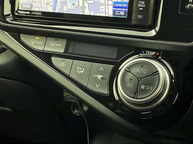 トヨタ アクア G 新潟県 2015(平27)年 7.6万km ライムホワイトパールクリスタルシャイン ToyotaSafetySenseC/PCS/LDA/Aハイビーム/クルーズコントロール/社外ナビ【CN-R330D】/(Bluetooth/CD/DVD/フルセグTV/AUX)/スマートキー/プッシュスタート/純正フロアマット/純正AW/LEDヘッドライト/フォグランプ