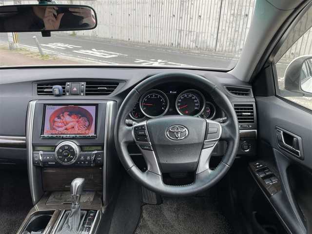 トヨタ マークＸ 250G 福岡県 2014(平26)年 7.1万km ホワイトパールクリスタルシャイン (株)IDOMが運営する【じしゃロン八幡西店】の自社ローン専用車両になります。こちらは現金またはオートローンご利用時の価格です。自社ローンご希望の方は別途その旨お申付け下さい/社外ナビ　(X008V)/【Bluetooth・フルセグ・DVD・CD】/前後ドライブレコーダー　/レーダー探知機　/バックカメラ/ＥＴＣ　/運転席パワーシート　/純正アルミホイール　/全窓パワーウィンドウ　/オートライト/フォグランプ　