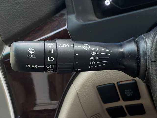 トヨタ アルファード 240G 愛知県 2012(平24)年 11.4万km ホワイトパールクリスタルシャイン /禁煙//純正8インチHDDナビ//AM/FM/CD/DVD/HDD/BT/フルセグ//バックカメラ//ビルトインETC//両側パワースライドドア//コーナーセンサー//ウッドコンビステアリング//ステアリングリモコン//オートHIDライト//フォグランプ//前席パワーシート//D席シートメモリー//N席オットマン//パワーバックドア//オートリトラクタブルウィンカーミラー//横滑り防止装置//MT付きAT//スペアタイヤ//nenoe//ECO MODE//ISOFIX//プッシュスタート//スマートキー//スペアキー//純正フロアマット//純正ドアバイザー//照明付きバニティミラー//保証書//取扱説明書//ナビ取扱説明書//H24-26/28-29/R1/3/5年記録簿