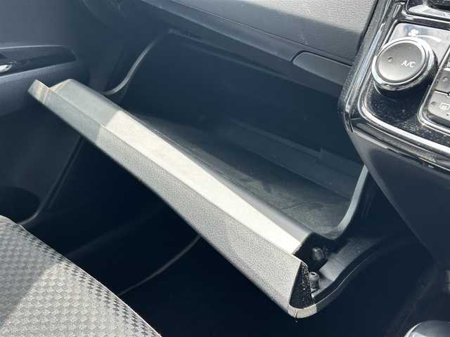 トヨタ カローラ フィールダー 1．5G ダブルバイビー 岩手県 2015(平27)年 8万km クールボルドーガラスフレーク 社外ナビ/AM/FM/CD/DVD/ワンセグTV/ETC/衝突被害軽減ブレーキ/レーンキープアシスト/横滑り防止装置/アイドリングストップ/シートヒーター/オートライト/オートハイビーム/LEDヘッドライト/スマートキー/プッシュスタート/電動格納ミラー/純正16インチAW/純正フロアマット/純正ドアバイザー