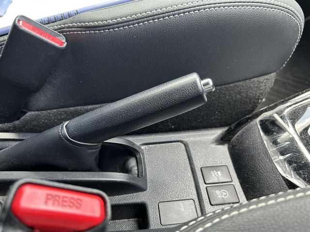 トヨタ カローラ フィールダー 1．5G ダブルバイビー 岩手県 2015(平27)年 8万km クールボルドーガラスフレーク 社外ナビ/AM/FM/CD/DVD/ワンセグTV/ETC/衝突被害軽減ブレーキ/レーンキープアシスト/横滑り防止装置/アイドリングストップ/シートヒーター/オートライト/オートハイビーム/LEDヘッドライト/スマートキー/プッシュスタート/電動格納ミラー/純正16インチAW/純正フロアマット/純正ドアバイザー