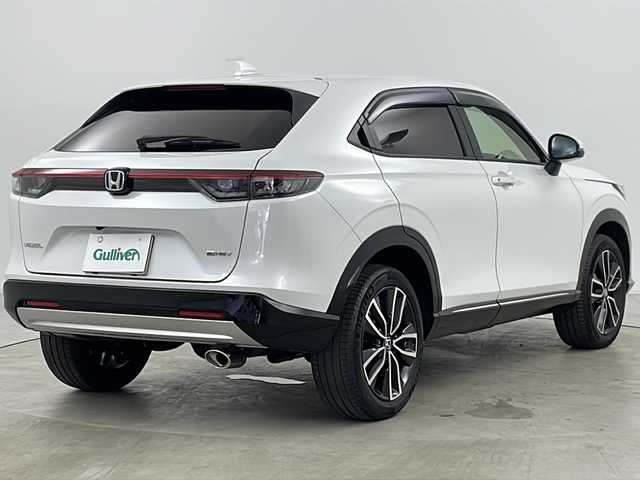 ホンダ ヴェゼル ハイブリッド e:HEV Z 道央・札幌 2024(令6)年 0.6万km プラチナホワイトパール ・４ＷＤ/・寒冷地/・純正メモリナビ（ＢＴ＆ＵＳＢ＆フルセグ＆スマホ連携）/・ＣＭＢＳ/・ＡＣＣ先行車検知/・レーンキープアシスト/・ＢＳＭ/・標識認識機能/・パワーバックドア/・Ｄ／Ｎシートヒーター/・ステアリングヒーター/・レーダークルーズ/・ステアリングスィッチ/・パドルシフト/・コーナーセンサー/・ハーフレザーシート/・置くだけ充電/・ドアミラーヒーター/・ＬＥＤヘッドライト/・ＬＥＤフォグ/・スマートキー/・社外ドラレコ前後/・純正１８インチＡＷ