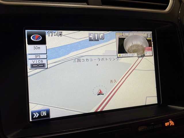 フォード エクスプローラー XLT エコブースト 新潟県 2015(平27)年 9.6万km ホワイトプラチニウム 社外22インチアルミホイール/ベージュレザーシート/パワーシート/シートヒーター/社外ナビ/フルセグTV/バック/サイド/フロントカメラ/ETC/ブラインドスポットアシスト/クロストラフィックアラート/クルーズコントロール/パドルシフト/スマートキー/スペアキー/プッシュスタート/LEDヘッドライト/コーナーセンサー