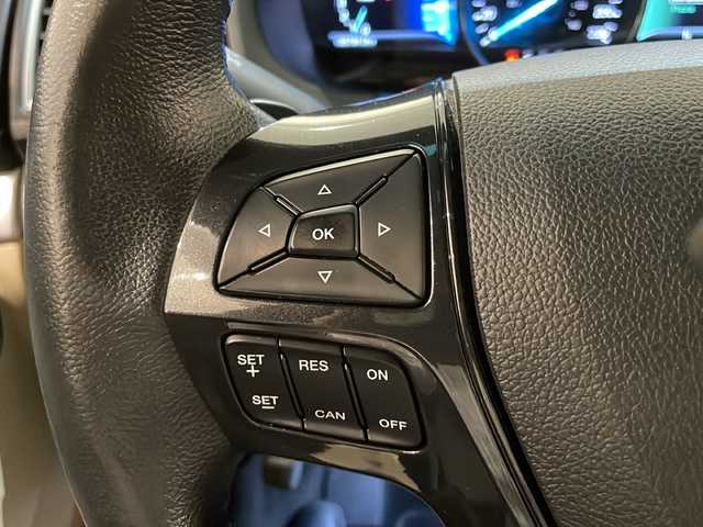 フォード エクスプローラー XLT エコブースト 新潟県 2015(平27)年 9.6万km ホワイトプラチニウム 社外22インチアルミホイール/ベージュレザーシート/パワーシート/シートヒーター/社外ナビ/フルセグTV/バック/サイド/フロントカメラ/ETC/ブラインドスポットアシスト/クロストラフィックアラート/クルーズコントロール/パドルシフト/スマートキー/スペアキー/プッシュスタート/LEDヘッドライト/コーナーセンサー