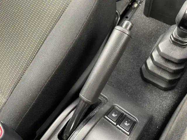 スズキ ジムニー XL 富山県 2021(令3)年 4.6万km シフォンアイボリーM パートタイム4WD/純正8インチナビ（AM/FM/CD/DVD/BT）/フルセグTV/バックカメラ/衝突被害軽減ブレーキ/レーンキープアシスト/前後ドライブレコーダー/ダウンヒルアシスト/ETC/横滑り防止装置/純正フロアマット/フォグランプ/プッシュスタート/スマートキー