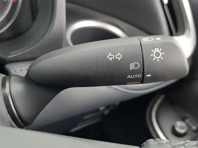 トヨタ ヴォクシー S－Z 東京都 2022(令4)年 2.3万km グリッターブラックガラスフレーク ワンオーナー/快適利便パッケージ（High）/・ハンズフリーデュアルパワースライドドア/・パワーバックドア/・「ナノイーX」/・ステアリングヒーター/・2列目キャプテンシート・シートヒーター・オットマン/Toyota Safety Sense/・プリクラッシュセーフティ/・レーントレーシングアシスト/・先行車発進告知機能/・オートマチックハイビーム/・レーダークルーズコントロール/・クリアランスソナー/・ブラインドスポットモニター/パノラミックビューモニター/アドバンスドパーク/プッシュスタート/MTモード付きAT/純正ナビ/ETC/ドライブレコーダー/ハーフレザーシート/LEDヘッドライト/17インチ純正アルミホイール/スマートキー