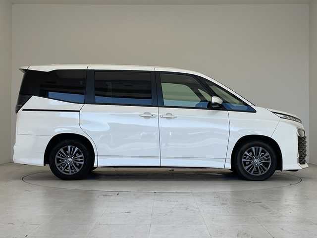 トヨタ ヴォクシー S－G 愛知県 2022(令4)年 2.5万km ホワイトパールクリスタルシャイン 快適利便パッケージ/純正10.5型ディズプレイオーディオナビ/バックカメラ/衝突軽減システム/レーダークルーズコントロール/シートヒーター/LEDヘッドライト/オートマチックハイビーム/NANOEX/両側パワースライドドア/HDMI/ステアリングスイッチ/スマートキー/プッシュスタート