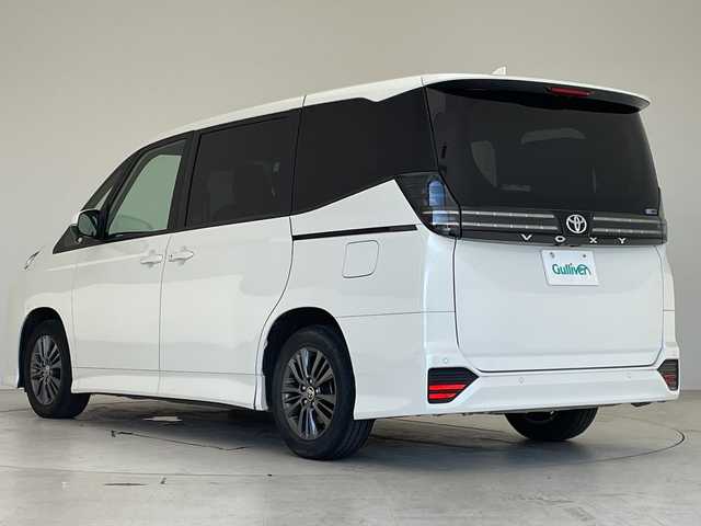 トヨタ ヴォクシー S－G 愛知県 2022(令4)年 2.5万km ホワイトパールクリスタルシャイン 快適利便パッケージ/純正10.5型ディズプレイオーディオナビ/バックカメラ/衝突軽減システム/レーダークルーズコントロール/シートヒーター/LEDヘッドライト/オートマチックハイビーム/NANOEX/両側パワースライドドア/HDMI/ステアリングスイッチ/スマートキー/プッシュスタート