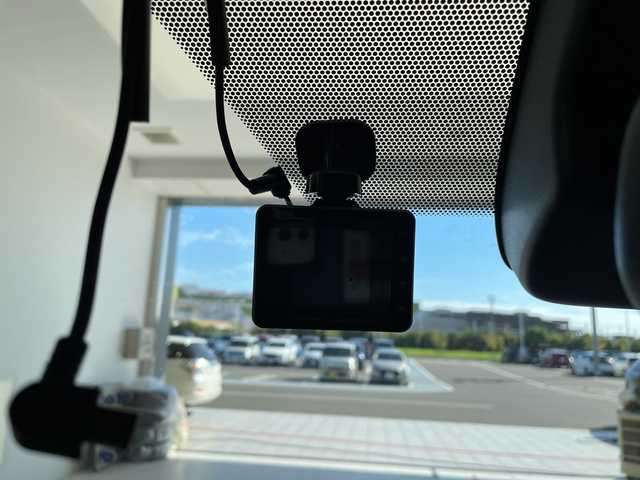 トヨタ ヴォクシー S－G 愛知県 2022(令4)年 2.5万km ホワイトパールクリスタルシャイン 快適利便パッケージ/純正10.5型ディズプレイオーディオナビ/バックカメラ/衝突軽減システム/レーダークルーズコントロール/シートヒーター/LEDヘッドライト/オートマチックハイビーム/NANOEX/両側パワースライドドア/HDMI/ステアリングスイッチ/スマートキー/プッシュスタート