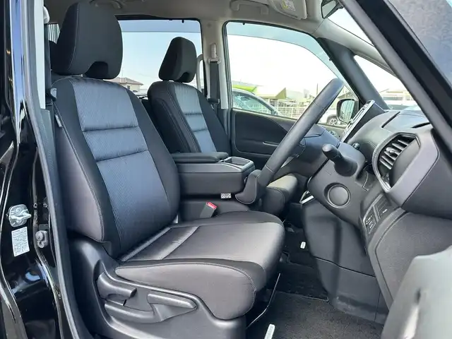 日産 セレナ ハイウェイスター V 島根県 2020(令2)年 4.1万km ダイヤモンドブラック 登録時走行距離　40915km/ディーラーナビ（MM319D-W)/（AM/FM/CD/DVD/Bluetooth）/フルセグテレビ/アラウンドビューカメラ/ドラレコ前後/両側パワースライドドア/プロパイロット/レーンキープアシスト/コーナーセンサー/衝突軽減ブレーキ/純正アルミ１６インチ/LEDライト/純正フロアマット/ドアバイザー/ビルドトインETC