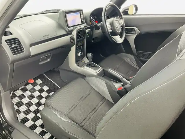 ダイハツ コペン エクスプレイ 福島県 2015(平27)年 5.7万km ブラックマイカメタリック 純正ナビゲーション/・型番：NMCK-w65D/・ワンセグTV/SD/CD/USB/FM/AM/オープンカー/横滑り防止装置/eco IDLEモード/シートヒーター/LEDヘッドライト/MTモード付AT/純正フロアマット