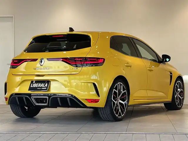 ルノー ルノー メガーヌ ルノースポール トロフィー 愛知県 2022(令4)年 2.5万km 黄 レカロシート　/ブレンボブレーキ　/純正ディスプレイオーディオ　/Ｂｌｕｅｔｏｏｔｈ　/バックカメラ　/ＡｐｐｌｅＣａｒＰｌａｙ/ＡｎｄｒｏｉｄＡｕｔｏ　/アクティブブレーキ　/ＬＫＡ　/コーナーセンサー　/ＥＴＣ/ドライブレコーダー/LEDヘッドライト/プッシュスタート/クルーズコントロール/アイドリングストップ