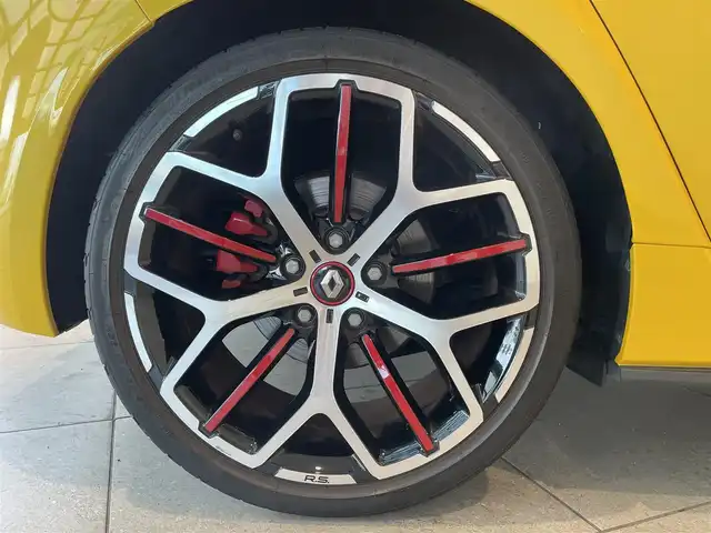 ルノー ルノー メガーヌ ルノースポール トロフィー 愛知県 2022(令4)年 2.5万km 黄 レカロシート　/ブレンボブレーキ　/純正ディスプレイオーディオ　/Ｂｌｕｅｔｏｏｔｈ　/バックカメラ　/ＡｐｐｌｅＣａｒＰｌａｙ/ＡｎｄｒｏｉｄＡｕｔｏ　/アクティブブレーキ　/ＬＫＡ　/コーナーセンサー　/ＥＴＣ/ドライブレコーダー/LEDヘッドライト/プッシュスタート/クルーズコントロール/アイドリングストップ