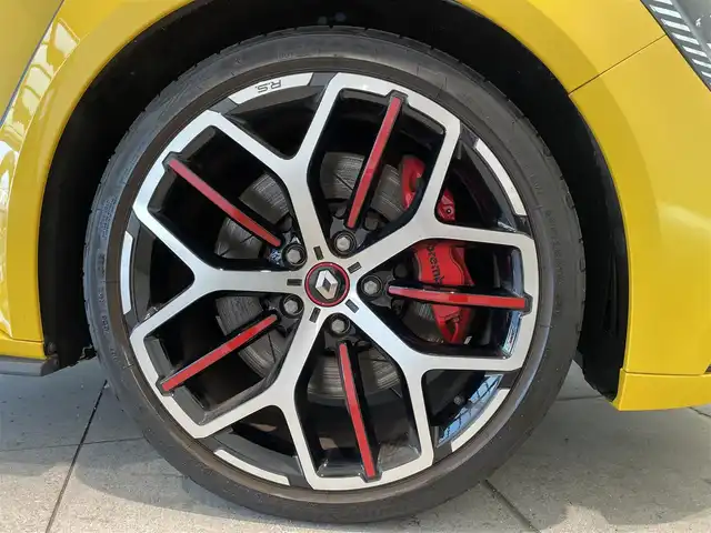 ルノー ルノー メガーヌ ルノースポール トロフィー 愛知県 2022(令4)年 2.5万km 黄 レカロシート　/ブレンボブレーキ　/純正ディスプレイオーディオ　/Ｂｌｕｅｔｏｏｔｈ　/バックカメラ　/ＡｐｐｌｅＣａｒＰｌａｙ/ＡｎｄｒｏｉｄＡｕｔｏ　/アクティブブレーキ　/ＬＫＡ　/コーナーセンサー　/ＥＴＣ/ドライブレコーダー/LEDヘッドライト/プッシュスタート/クルーズコントロール/アイドリングストップ