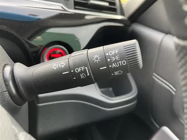 ホンダ フリード ハイブリット モデューロX 福岡県 2023(令5)年 1.4万km プラチナホワイトパール 社外ナビ（BT/フルセグ/DISC/AM/FM)/Bカメラ/両側パワースライドドア/レーダークルーズコントロール/LEDヘッドライト/オートライト/ハーフレザー/ウォークスルー/純正15インチAW/アイドリングストップ/横滑り防止装置/コーナーセンサー/レーンキープアシスト/盗難防止装置/衝突被害軽減システム/スマートキー/ETC