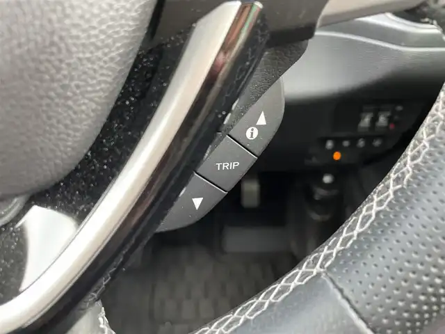 ホンダ フリード ハイブリット モデューロX 福岡県 2023(令5)年 1.4万km プラチナホワイトパール 社外ナビ（BT/フルセグ/DISC/AM/FM)/Bカメラ/両側パワースライドドア/レーダークルーズコントロール/LEDヘッドライト/オートライト/ハーフレザー/ウォークスルー/純正15インチAW/アイドリングストップ/横滑り防止装置/コーナーセンサー/レーンキープアシスト/盗難防止装置/衝突被害軽減システム/スマートキー/ETC