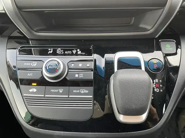 ホンダ フリード ハイブリット モデューロX 福岡県 2023(令5)年 1.4万km プラチナホワイトパール 社外ナビ（BT/フルセグ/DISC/AM/FM)/Bカメラ/両側パワースライドドア/レーダークルーズコントロール/LEDヘッドライト/オートライト/ハーフレザー/ウォークスルー/純正15インチAW/アイドリングストップ/横滑り防止装置/コーナーセンサー/レーンキープアシスト/盗難防止装置/衝突被害軽減システム/スマートキー/ETC