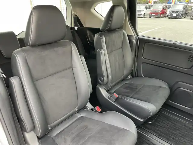 ホンダ フリード ハイブリット モデューロX 福岡県 2023(令5)年 1.4万km プラチナホワイトパール 社外ナビ（BT/フルセグ/DISC/AM/FM)/Bカメラ/両側パワースライドドア/レーダークルーズコントロール/LEDヘッドライト/オートライト/ハーフレザー/ウォークスルー/純正15インチAW/アイドリングストップ/横滑り防止装置/コーナーセンサー/レーンキープアシスト/盗難防止装置/衝突被害軽減システム/スマートキー/ETC