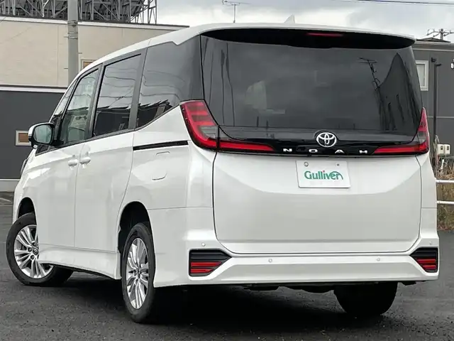 トヨタ ノア S－G 道央・札幌 2024(令6)年 3.1万km ホワイトパールクリスタルシャイン ４WD/寒冷地仕様/純正ディスプレイオーディオ（ナビ機能付き）/CD/DVD/BT/フルセグ/トヨタセーフティセンス/プリクラッシュセーフティ/横滑り防止装置/レーダークルーズコントロール/レーンキープアシスト/クリアランスソナー/プロアクティブドライビングアシスト/パーキングサポートブレーキ/ロードサインアシスト/バックカメラ/ETC/ワイパーデアイサー/ECOMODE/両側パワースライドドア/革巻きステアリング/ステアリングリモコン/電動パーキング/ブレーキホールド/MTモード付AT/プッシュスタート/スマートキー/LEDヘッドライト/オートライト/オートハイビーム/フォグランプ/電動格納ミラー/ウィンカーミラー/フロアマット/レンタカー登録