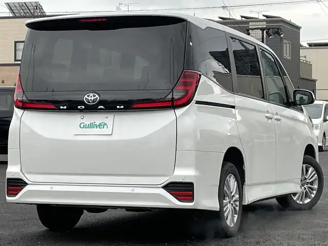 トヨタ ノア S－G 道央・札幌 2024(令6)年 3.1万km ホワイトパールクリスタルシャイン ４WD/寒冷地仕様/純正ディスプレイオーディオ（ナビ機能付き）/CD/DVD/BT/フルセグ/トヨタセーフティセンス/プリクラッシュセーフティ/横滑り防止装置/レーダークルーズコントロール/レーンキープアシスト/クリアランスソナー/プロアクティブドライビングアシスト/パーキングサポートブレーキ/ロードサインアシスト/バックカメラ/ETC/ワイパーデアイサー/ECOMODE/両側パワースライドドア/革巻きステアリング/ステアリングリモコン/電動パーキング/ブレーキホールド/MTモード付AT/プッシュスタート/スマートキー/LEDヘッドライト/オートライト/オートハイビーム/フォグランプ/電動格納ミラー/ウィンカーミラー/フロアマット/レンタカー登録