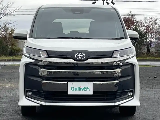 トヨタ ノア S－G 道央・札幌 2024(令6)年 3.1万km ホワイトパールクリスタルシャイン ４WD/寒冷地仕様/純正ディスプレイオーディオ（ナビ機能付き）/CD/DVD/BT/フルセグ/トヨタセーフティセンス/プリクラッシュセーフティ/横滑り防止装置/レーダークルーズコントロール/レーンキープアシスト/クリアランスソナー/プロアクティブドライビングアシスト/パーキングサポートブレーキ/ロードサインアシスト/バックカメラ/ETC/ワイパーデアイサー/ECOMODE/両側パワースライドドア/革巻きステアリング/ステアリングリモコン/電動パーキング/ブレーキホールド/MTモード付AT/プッシュスタート/スマートキー/LEDヘッドライト/オートライト/オートハイビーム/フォグランプ/電動格納ミラー/ウィンカーミラー/フロアマット/レンタカー登録
