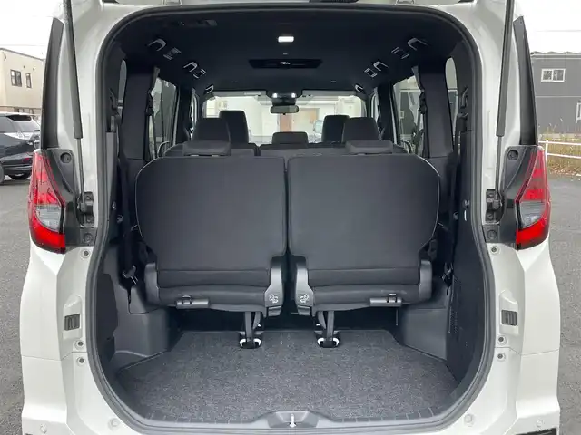 トヨタ ノア S－G 道央・札幌 2024(令6)年 3.1万km ホワイトパールクリスタルシャイン ４WD/寒冷地仕様/純正ディスプレイオーディオ（ナビ機能付き）/CD/DVD/BT/フルセグ/トヨタセーフティセンス/プリクラッシュセーフティ/横滑り防止装置/レーダークルーズコントロール/レーンキープアシスト/クリアランスソナー/プロアクティブドライビングアシスト/パーキングサポートブレーキ/ロードサインアシスト/バックカメラ/ETC/ワイパーデアイサー/ECOMODE/両側パワースライドドア/革巻きステアリング/ステアリングリモコン/電動パーキング/ブレーキホールド/MTモード付AT/プッシュスタート/スマートキー/LEDヘッドライト/オートライト/オートハイビーム/フォグランプ/電動格納ミラー/ウィンカーミラー/フロアマット/レンタカー登録