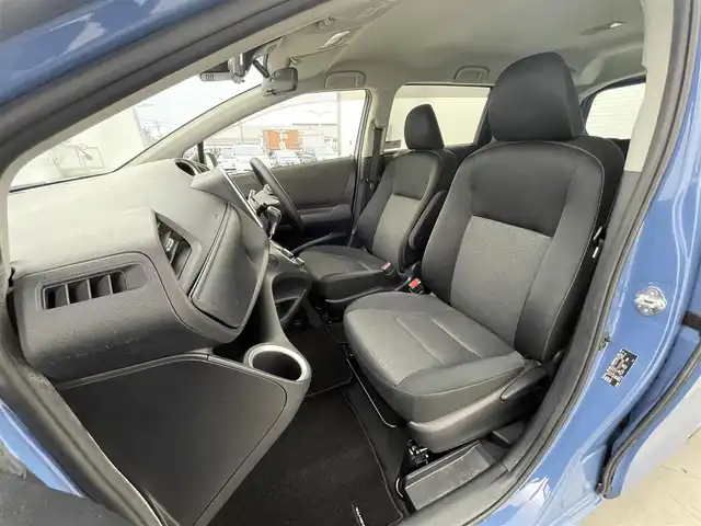 トヨタ シエンタ ハイブリッド ファンベースG セーフティEDⅡ 大分県 2022(令4)年 3.9万km グレイッシュブルー 純正ナビ/Bluetooth/TV/バックカメラ/両側電動スライドドア/クルーズコントロール/LED/ETC/シートヒーター/純正フロアマット/トヨタセーフティ/ドライブレコーダー/プッシュスタート/ドアバイザー