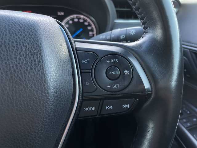 トヨタ ハリアー ハイブリッド Z レザーパッケージ 千葉県 2021(令3)年 4.3万km ブラック 純正JBLサウンド12.3インチナビ/(フルセグTV/BT/FM/AM)/全周囲カメラ/デジタルインナーミラー/ヘッドアップディスプレイ/ブラインドスポットモニター/衝突被害軽減システム/車線逸脱警報/追従式クルーズコントロール/レザーシート/横滑り防止装置/ビルトインETC2.0/アイドリングストップ/LEDヘッドライト/フォグランプ/オートライト/ウィンカーミラー/電動格納ミラー/純正19インチAW/シートヒーター/エアシート/シートリフター/ステアリングヒーター/プッシュスタート/スマートキー/フロアマット/スペアキー/取扱説明書/保証書