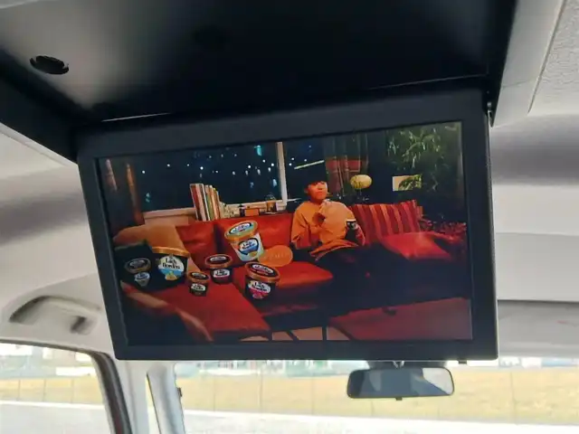 ダイハツ トール カスタムG 富山県 2020(令2)年 2.4万km コンパーノレッド 純正ナビ/フルセグTV/両側パワースライドドア/バックモニター/ビルトインETC/後席用フリップダウンモニター/レーダークルーズコントロール/コーナーセンサー/スマートアシスト/・衝突被害軽減ブレーキ/・車線逸脱防止支援/・アダプティブドライビングビーム/・標識認識/LEDヘッドランプ/革巻きステアリング/純正14インチアルミホイール/スマートキー/プッシュエンジンスタート/禁煙車