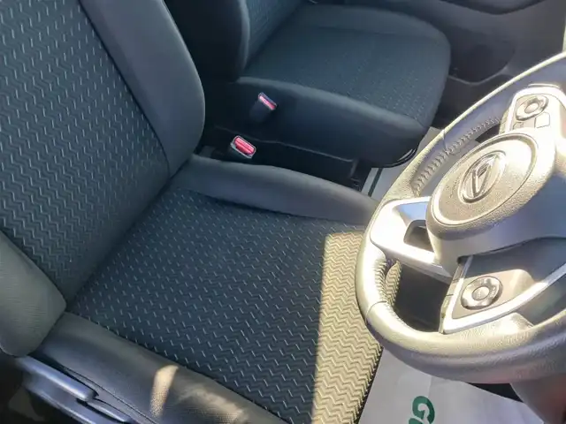 ダイハツ トール カスタムG 富山県 2020(令2)年 2.4万km コンパーノレッド 純正ナビ/フルセグTV/両側パワースライドドア/バックモニター/ビルトインETC/後席用フリップダウンモニター/レーダークルーズコントロール/コーナーセンサー/スマートアシスト/・衝突被害軽減ブレーキ/・車線逸脱防止支援/・アダプティブドライビングビーム/・標識認識/LEDヘッドランプ/革巻きステアリング/純正14インチアルミホイール/スマートキー/プッシュエンジンスタート/禁煙車