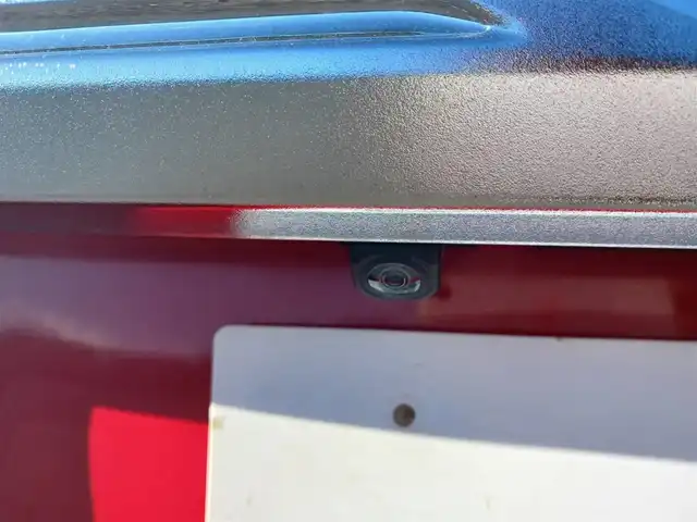 ダイハツ トール カスタムG 富山県 2020(令2)年 2.4万km コンパーノレッド 純正ナビ/フルセグTV/両側パワースライドドア/バックモニター/ビルトインETC/後席用フリップダウンモニター/レーダークルーズコントロール/コーナーセンサー/スマートアシスト/・衝突被害軽減ブレーキ/・車線逸脱防止支援/・アダプティブドライビングビーム/・標識認識/LEDヘッドランプ/革巻きステアリング/純正14インチアルミホイール/スマートキー/プッシュエンジンスタート/禁煙車