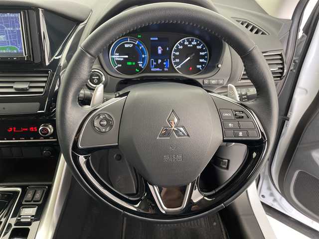 三菱 エクリプス クロス ＰＨＥＶ G 愛知県 2020(令2)年 2.3万km ホワイトダイヤモンド SDナビ/レーダークルーズコントロール/シートヒーター/バックカメラ/パワーシート/コーナーセンサー/純正アルミホイール/ブラインドスポットモニター/LEDヘッドライト/パドルシフト/ステアリングヒーター/オートマチックハイビーム/４WD/衝突軽減システム/フルセグ/CD DVD/Bluetooth/ステアリングスイッチ/スマートキー/プッシュスタート